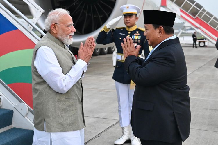 PM India Narendra Modi Tersentuh Dijemput Prabowo di Lanud Halim