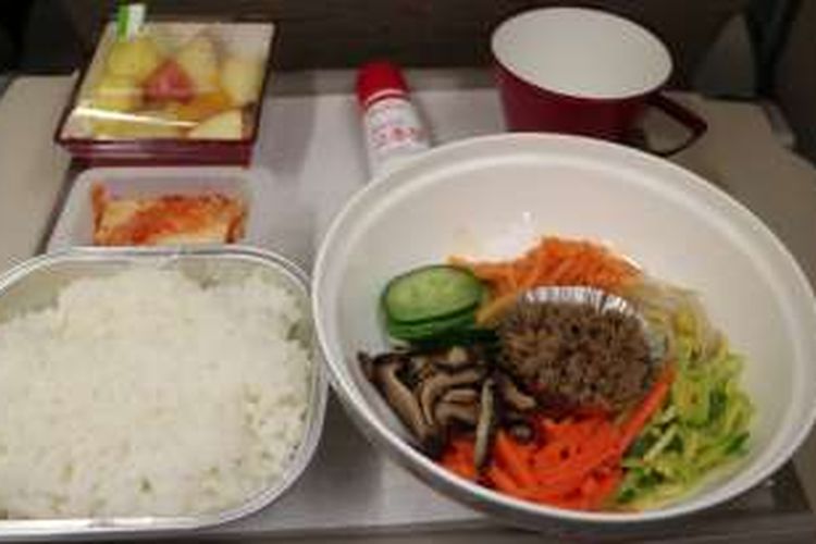 Bibimbap, hidangan khas Korea Selatan yang disajikan di penerbangan Asiana Airlines.