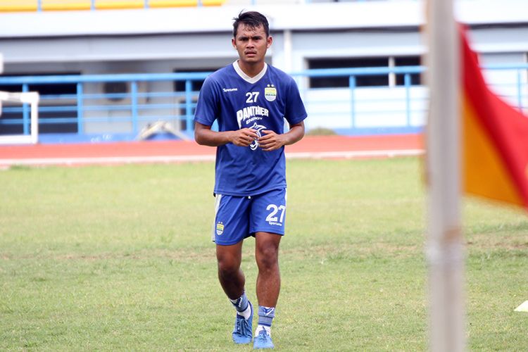 Winger Persib Bandung, Puja Abdilah, saat menjalani sesi latihan bersama Persib di Stadion Arcamanik, Kota Bandung, beberapa waktu lalu. 