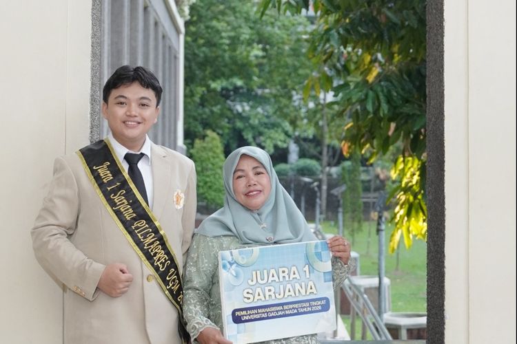 Punya Ortu Lulusan SD dan Kerja Jadi TKW, Deni Sukses Jadi Mahasiswa Berprestasi UGM