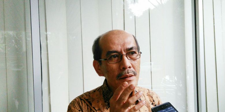 Ekonom senior dari Institute for Development of Economics and Finance ( INDEF) Faisal Basri di Kantor Himpunan Kerukunan Tani Indonesia, Jakarta, Jumat (17/3/2017).