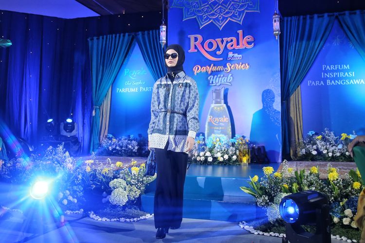 Acara peluncuran Royale Parfum Series by SoKlin Hijab Blue Sapphire di The Terrace Senayan, Jakarta Pusat, Selasa (24/1/2023).