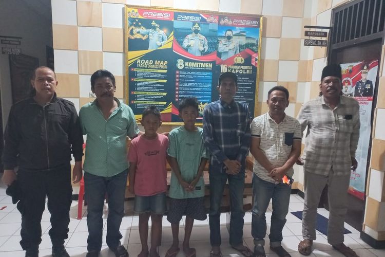 Dua bocah asal Madura yang berniat ke Jakarta dijemput orangtuanya di Mapolsek Tengaran