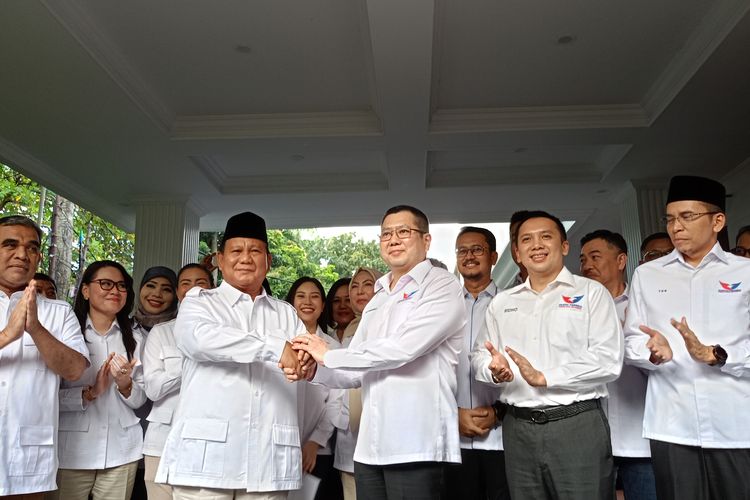 Ketua Umum Partai Gerindra Prabowo Subianto bersama dengan Ketua Partai Perindo Hary Tanoesoedibjo, Rabu (5/4/2023).