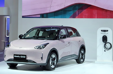 Saat Misa Malam Natal Diramaikan Anak Muda di Gereja Santo Yohanes Penginjil