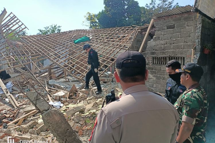 Lokasi kejadian ledakan yang diduga dari bahan baku pembuatan petasan terjadi di Dusun Pulosari, Desa Sukosari, Kecamatan Kasembon, Kabupaten Malang.