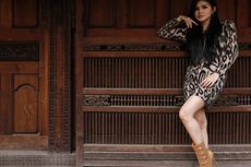 Karina Ranau Merasa Seksi dengan Boots