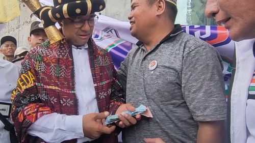Kampanye di Tapanuli Selatan, Anies Diberi Uang oleh Relawan untuk Beli Vitamin
