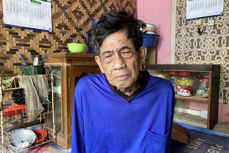 Kisah Saryaman, Eks Kuli Bangunan RS Fatmawati yang Kini Kelola Warung di Kampung Adat Kuta