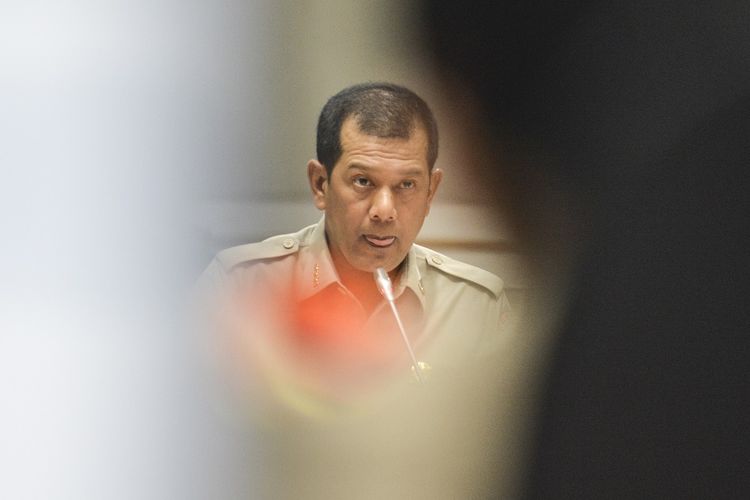 Kepala Badan Nasional Penanggulangan Bencana (BNPB) Letjen Doni Monardo menyampaikan usulan  saat rapat kerja dengan  Komisi VIII DPR di gedung parlemen, Senayan Jakarta, Senin (17/6/2019). Raker tersebut membahas RAPBN tahun anggaran 2020 dan Rencana Kerja Anggaran Kementerian/Lembaga (RKA K/L) dan Rencana Kerja Pemerintah (RKP) Tahun Anggaran 2020. ANTARA FOTO/Nova Wahyudi/pras.