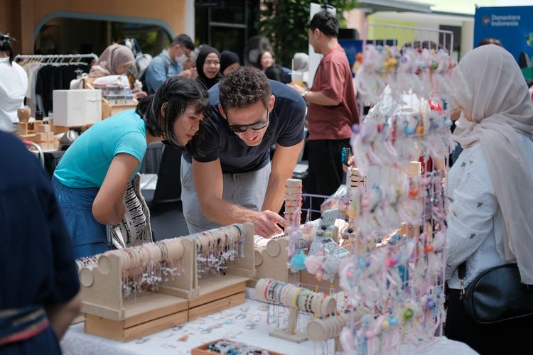 Purpose Market 2025 mengajak masyarakat untuk melihat nilai sebelum membuangnya. Banyak barang tidak benar-benar menjadi sampah; mereka hanya berpindah pemilik dan mendapatkan fungsi baru