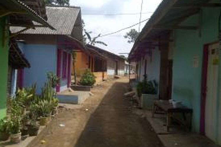 Lokalisasi Girun di Kabupaten Malang siap Jadi Pasar Burung, setelah Senin (24/11/2014) resmi ditutup oleh Bupati Malang, Rendra Kresna.Senin (24/11/2014).