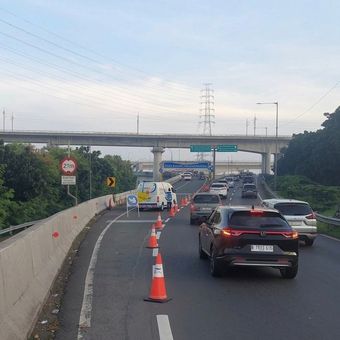 PT Jasamarga Jalanlayang Cikampek atau JJC selaku pengelola Ruas Jalan Layang Mohamed Bin Zayed (MBZ) melakukan buka tutup akses masuk secara situasional menuju arah Cikampek atas diskresi pihak kepolisian, menyusul meningkatnya volume kendaraan yang melintas.
