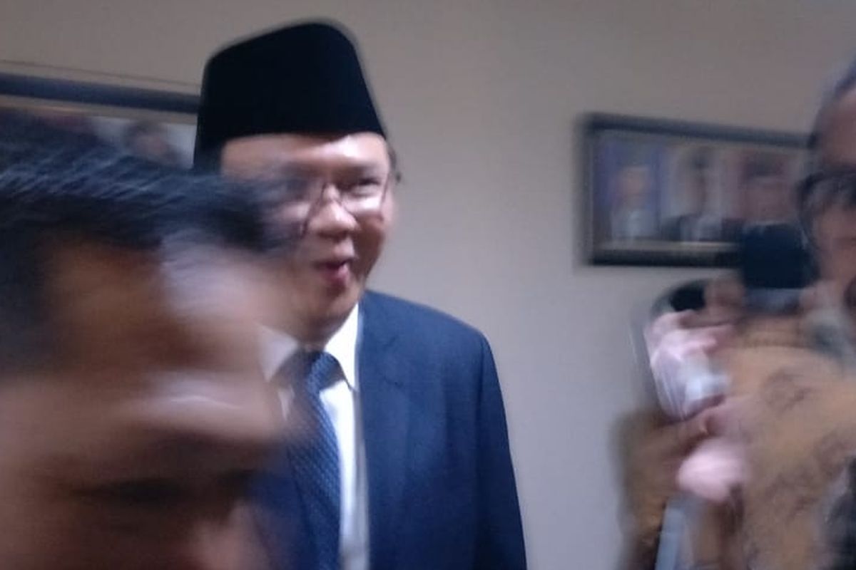 Mantan Gubernur DKI Jakarta Basuki Tjahaja Purnama (Ahok) menghadiri pelantikan atau pengukuhan anggota DPRD DKI Jakarta periode 2019-2024 di Gedung DPRD DKI Jakarta, Jalan Kebon Sirih, Jakarta Pusat, Senin (26/8/2019).