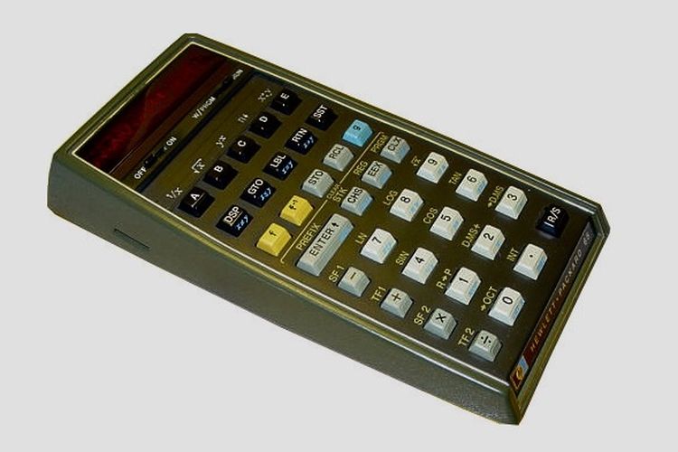 HP 65 Scientific Calculator milik Woz yang dijual untuk merancang Apple I.