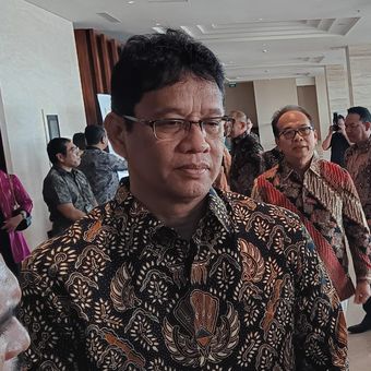 Ketua Dewan Komisioner LPS, Purbaya Yudhi Sadewa (kanan) bersama Ketua Mahkamah Agung Republik Indonesia, Muhammad Syarifuddin saat penandatanganan nota kesepahaman (memorandum of understanding/MoU) di Kabupaten Badung, Provinsi Bali, pada Jumat (20/9/2024).  Yohanes Valdi Seriang Ginta 