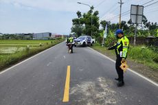 Pemotor Hajar Truk yang Berhenti di Pinggir Jalan