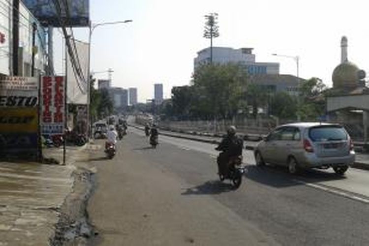 Lalulintas di Jalan Buncit Raya, Jakarta Selatan, masih terpantau lancar, Senin (4/8/2014).
