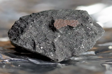 Meteorit Berusia 4,6 Miliar Tahun Ungkap Asal-usul Air di Bumi