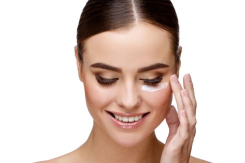 Rajin Pakai Eye Cream Efektif Cegah Penuaan Dini, Benarkah? 