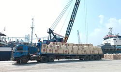 MPXL Angkut 2.300 Ton Semen untuk Proyek Smelter Amman Mineral