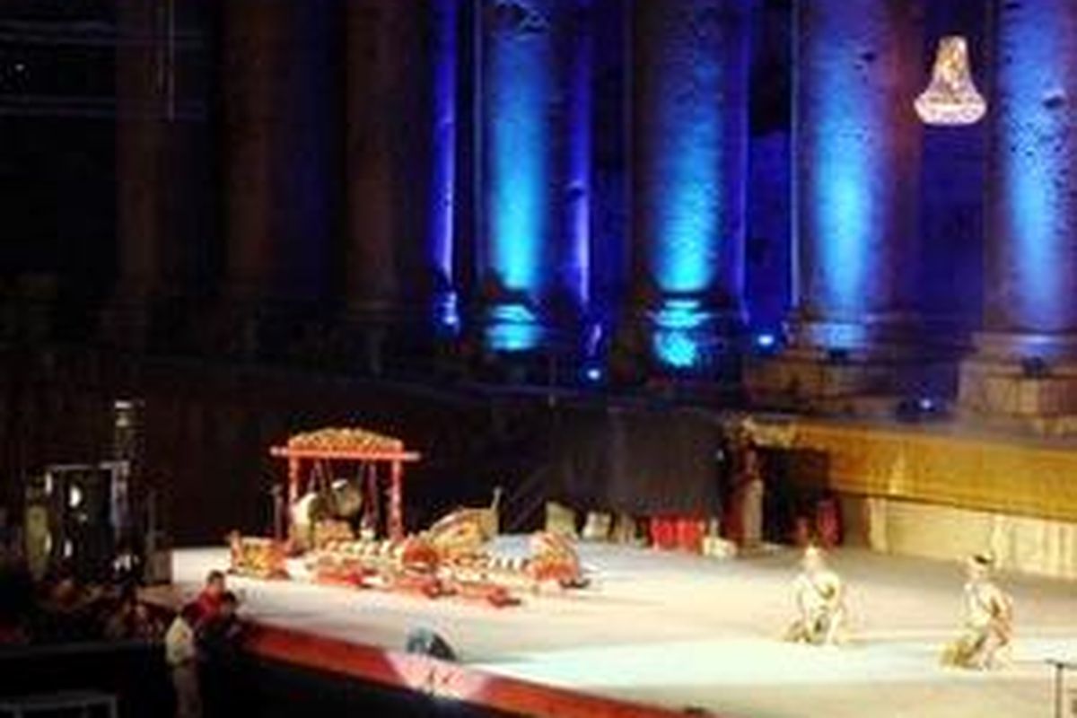 Pementasan Ramayana di Kuil Bachoos, Lebanon, Sabtu (15/8) malam. 