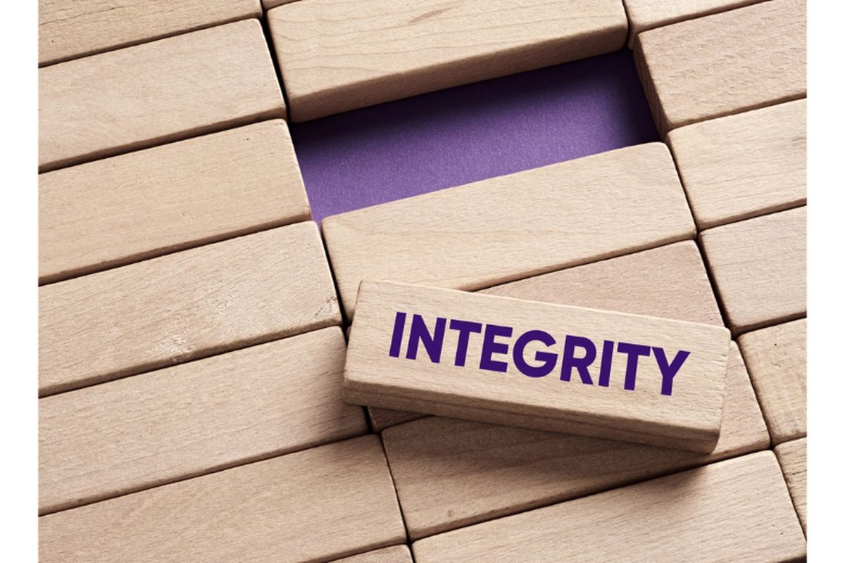 Menjaga Kepatutan Halaman all