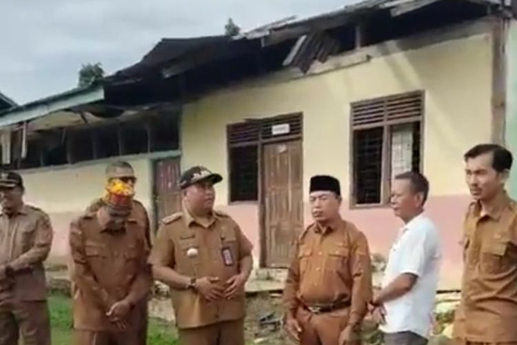 Bangunan SMP Negeri di Kampar Riau Rusak Parah Puluhan Tahun, Berharap Perbaikan