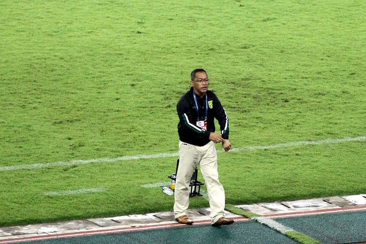 Pelatih Persebaya Surabaya musim 2020, Aji Santoso.