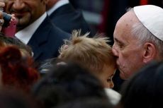 Paus: Gereja Katolik Harus Rangkul Umat Muslim