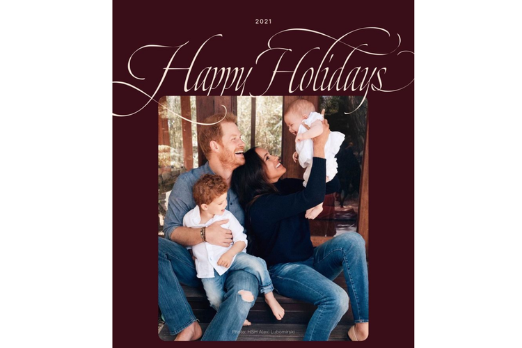 Pangeran Harry dan Meghan Markle membagikan Kartu Natal 2021 yang berisikan potret keluarganya