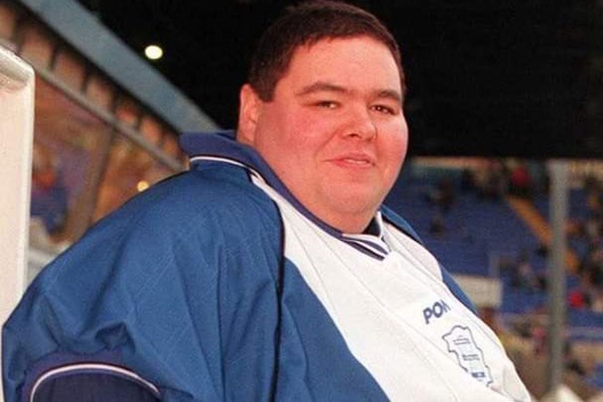 Barry Austin di masa mudanya. Penggemar berat Birmingham City FC ini sempat berlabel pria tergemuk di Inggris dengan bobot 412 kg. Ia meninggal pada Jumat (1/1/2021) di usia 52 tahun.