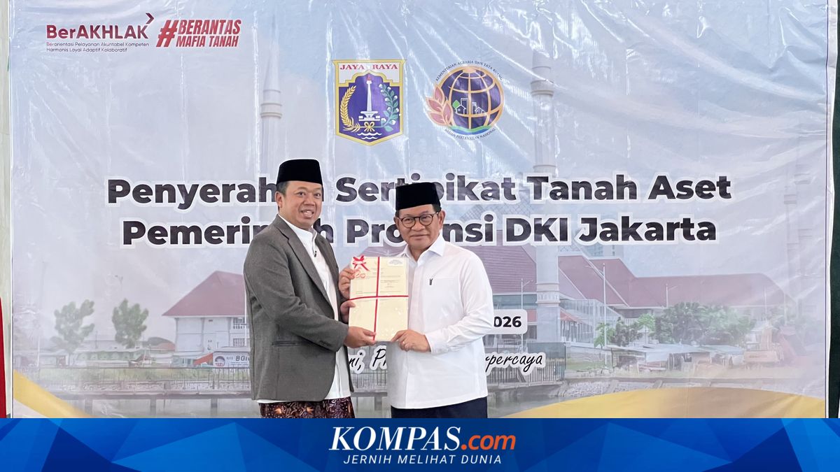 Kementerian ATR/BPN Serahkan 3.922 Sertifikat Aset Senilai Rp 102 Triliun ke Pemprov DKI



~TR #SertifikatAset #PramonoAnung