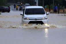 Jangan Paksa Mobil Terjang Banjir, Bisa Water Hammer
