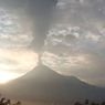 Gunung Lewotobi Kembali Bergemuruh, Keluarkan Asap Kelabu 3 Km