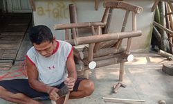 Kursi Bambu Buatan Perajin di Kabupaten Lebak Banten Makin Diminati Konsumen Lokal