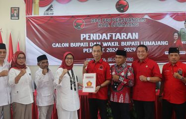 Mantan Wabup Lumajang Daftar Bacabup di Kantor PDI-P
