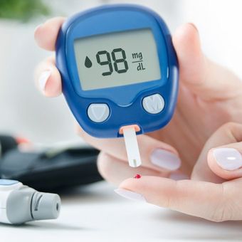 Ilustrasi diabetesi rutin kontrol kadar gula darah 