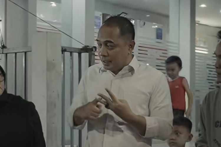 Eri Cahyadi Sidak Kuliner Malam di Jalan Kedungdoro, Minta Tempat Parkir Dipindah