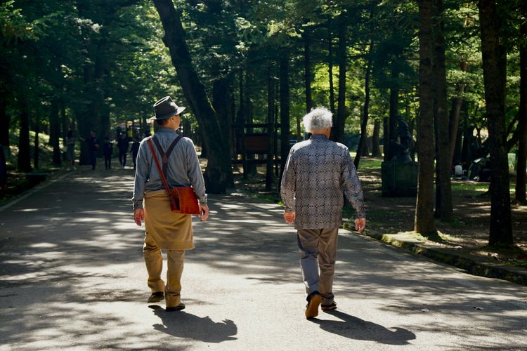 Jalan Santai atau Jalan Cepat, Mana Lebih Ampuh Turunkan Berat Badan?