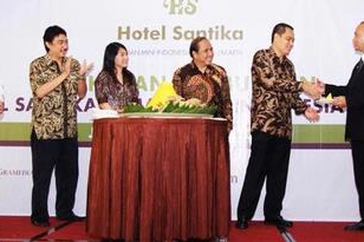 Peresmian Hotel Santika TMII-Jakarta, Kamis (15/3/2012).