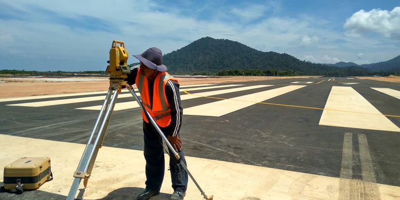 Ilustrasi: Pembangunan Bandara Letung di Kabupaten Kepulauan Anambas, Provinsi Kepulauan Riau, Minggu (26/2/2017)