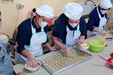 Jelang Idul Fitri, Warga Binaan Lapas Perempuan Malang Kebanjiran Pesanan Kue Kering