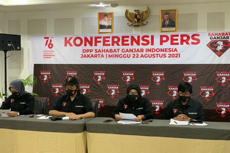 Kelompok masyarakat yang menamakan diri sebagai Sahabat Ganjar mendeklarasikan Ganjar Pranowo dalam Pemilihan Presiden (Pilpres) 2024-2029 pada Minggu (22/8/2021).