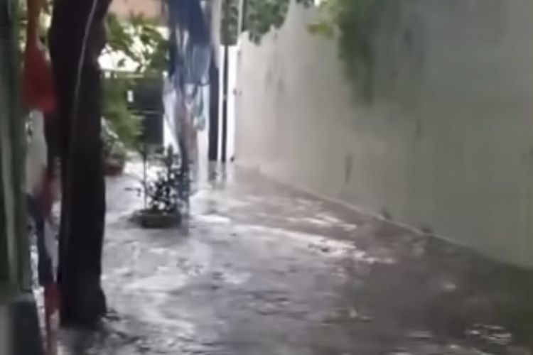 Rumah Katon Bagaskara di Jaksel Kebanjiran Lagi: Tolong Pak Pram!