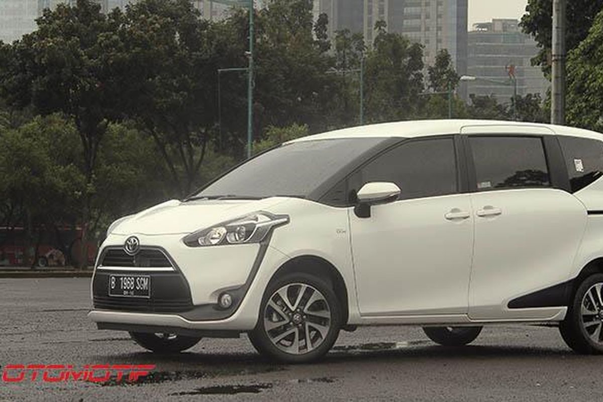 New Toyota Sienta