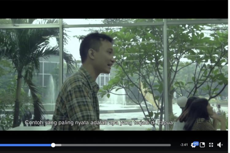 Film pendek yang berjudul Makro hasil kreativitas mandiri jajaran Kementerian Keuangan Republik Indonesia bersama mahasiswa di PKN STAN.