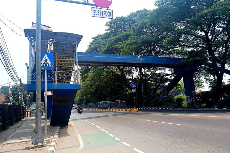 Kenapa JPO Depan SMPN 5 Kota Tangerang Rusak Setahun Tak Kunjung Diperbaiki?