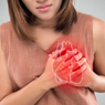 Kenali Tanda-tanda Nyeri Dada akibat Serangan Jantung atau Gejala Lain