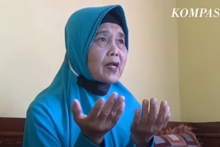 Tukah (62), menabung selama 20 tahun demi bisa naik haji. Asisten rumah tangga asal Kota Batu, Jawa Timur, itu akan berangkat ke Tanah Suci pada 16 Juni 2022.